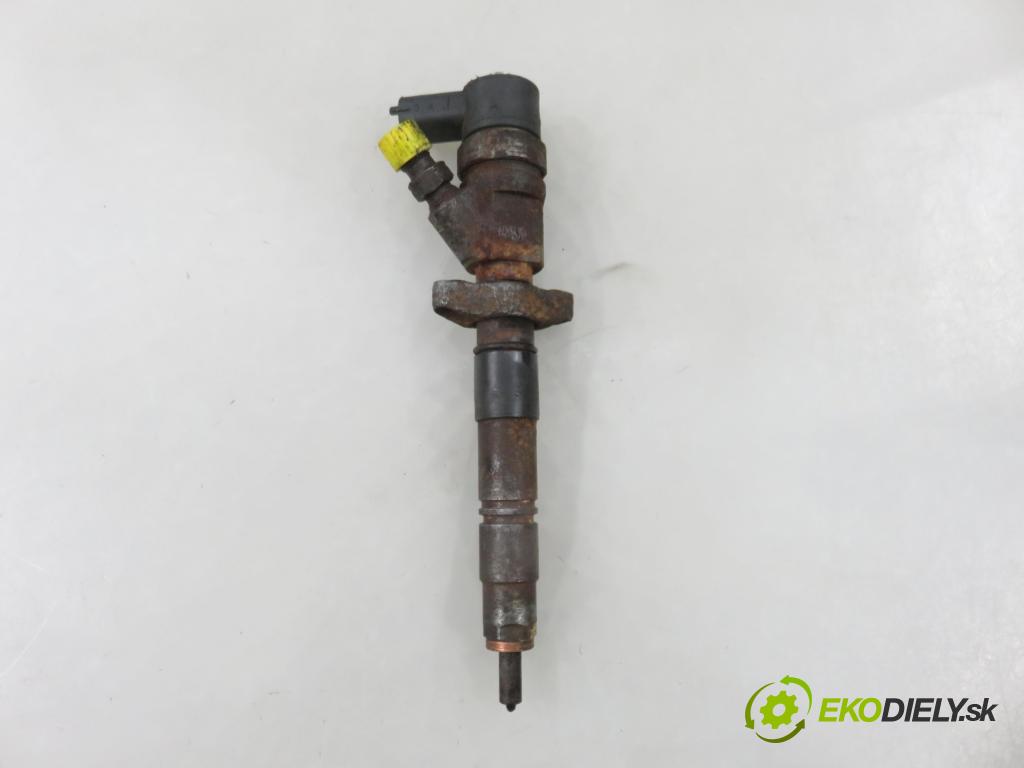 OPEL MOVANO Platforma / podwoyie (X70) KABINA/PLATFORMA 2007 0,00 2.5 CDTI - G9U 650 2464,00 vstřikovač 0445110265 ; H82484403 (Vstřikovač paliva)