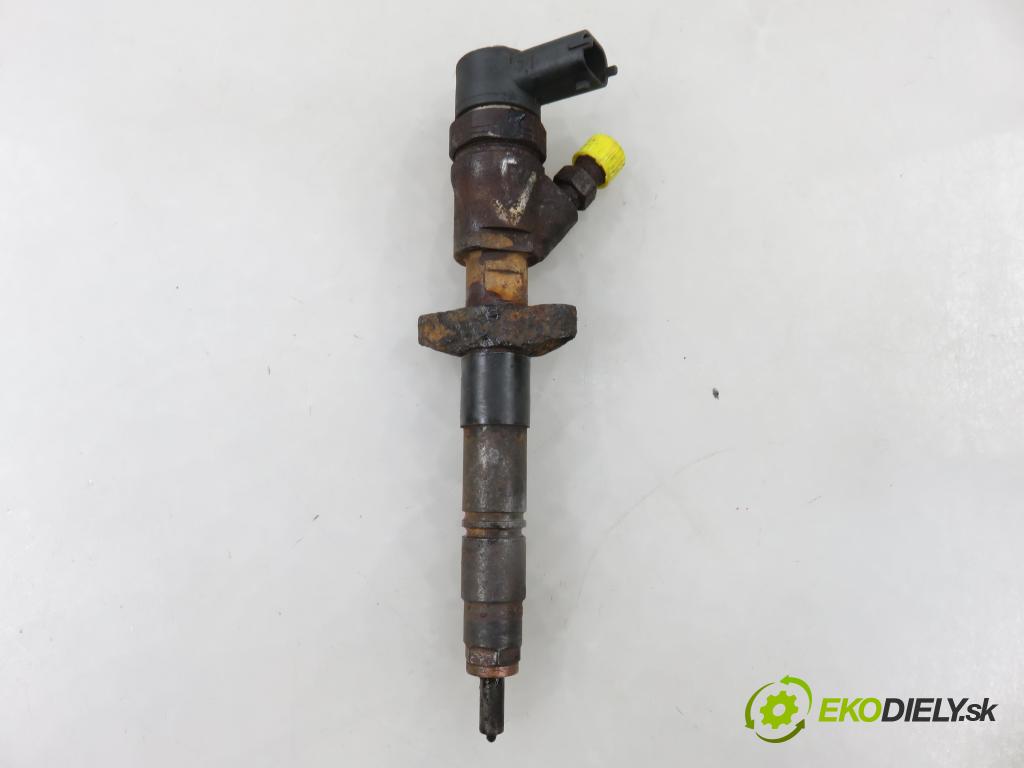 OPEL MOVANO Platforma / podwoyie (X70) KABINA/PLATFORMA 2007 0,00 2.5 CDTI - G9U 650 2464,00 vstřikovač 0445110265 ; H82484403 (Vstřikovač paliva)