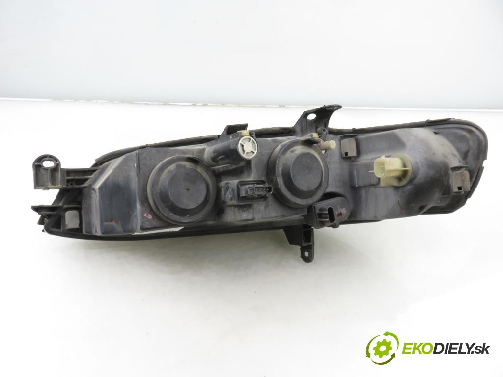 OPEL VECTRA B (J96) SEDAN 2000 74,00 1.6 i 16V - Z 16 XE 1598,00 Svetlo PP 90586845