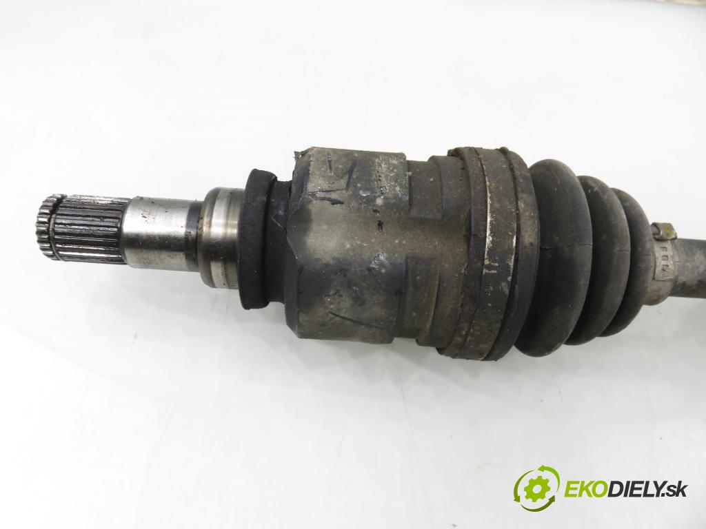 TOYOTA YARIS (_P1_) HB 2001 50,00 1.0 VVT- i 68 - 1SZ-FE 998,00 Poloos PP