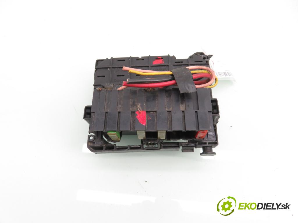PEUGEOT 206 liftback (2A/C) HB 2001 440,00 1.1 i - HFX (TU1JP) 1124,00 MODUL BSM 9657608780