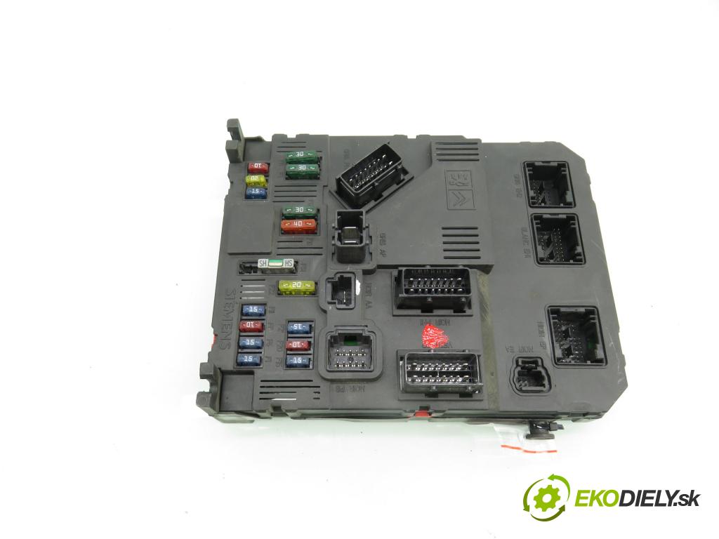 PEUGEOT 206 liftback (2A/C) HB 2001 440,00 1.1 i - HFX (TU1JP) 1124,00 MODUL BSI 9649627880 ; S118085220A