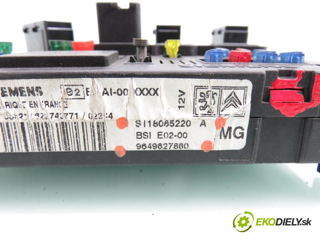 PEUGEOT 206 liftback (2A/C) HB 2001 440,00 1.1 i - HFX (TU1JP) 1124,00 MODUL BSI 9649627880 ; S118085220A