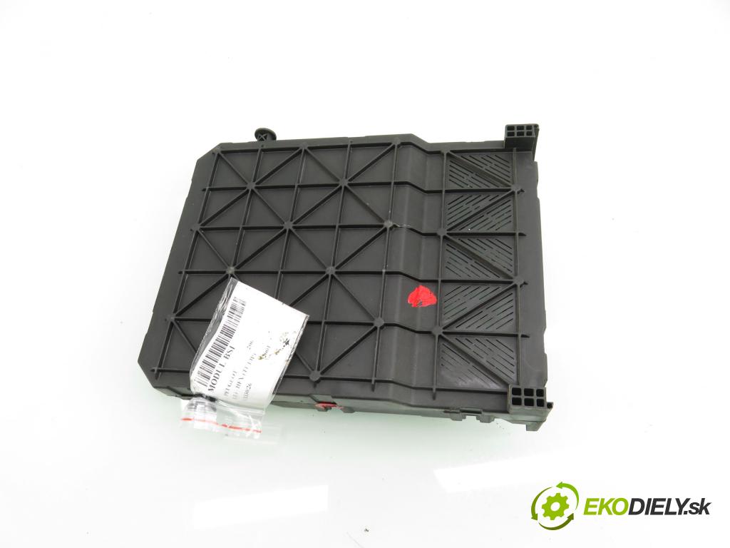 PEUGEOT 206 liftback (2A/C) HB 2001 440,00 1.1 i - HFX (TU1JP) 1124,00 MODUL BSI 9649627880 ; S118085220A
