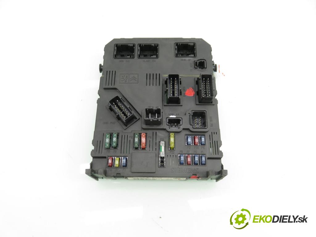 PEUGEOT 206 liftback (2A/C) HB 2001 440,00 1.1 i - HFX (TU1JP) 1124,00 MODUL BSI 9649627880 ; S118085220A