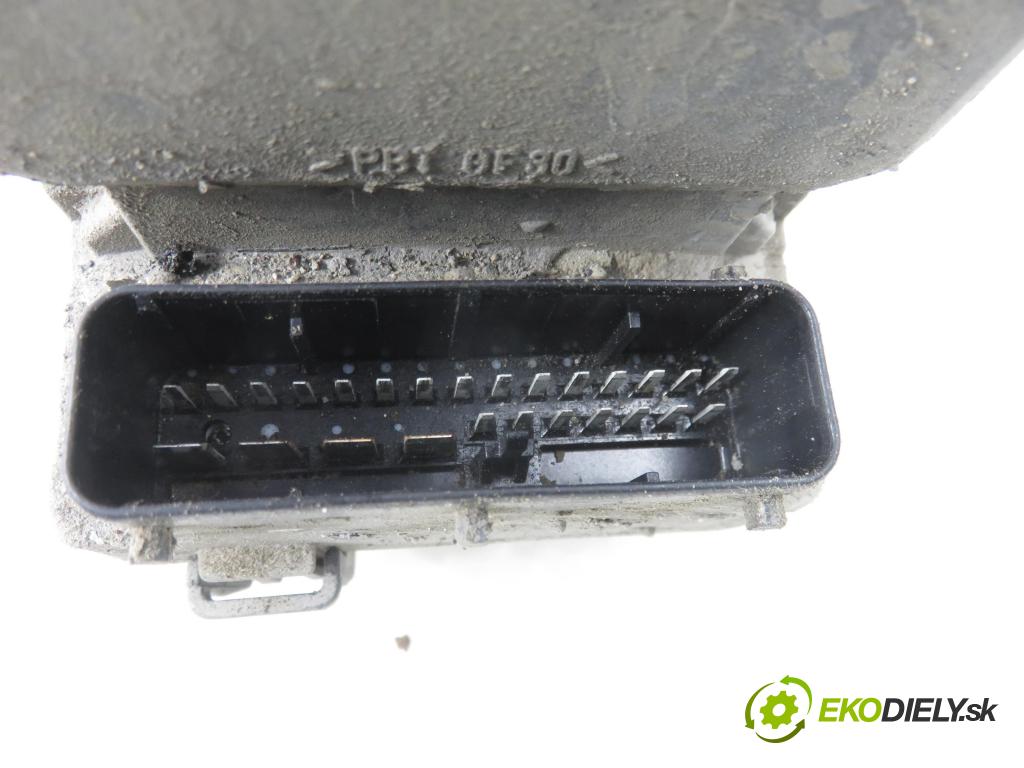 VW TRANSPORTER IV Autobus (70XB, 70XC, 7DB, 7DW, 7DK) BUS 2002 111,00 2.5 TDI - AXG 2461,00 Pumpa ABS 0273004211 (Pumpa ABS)