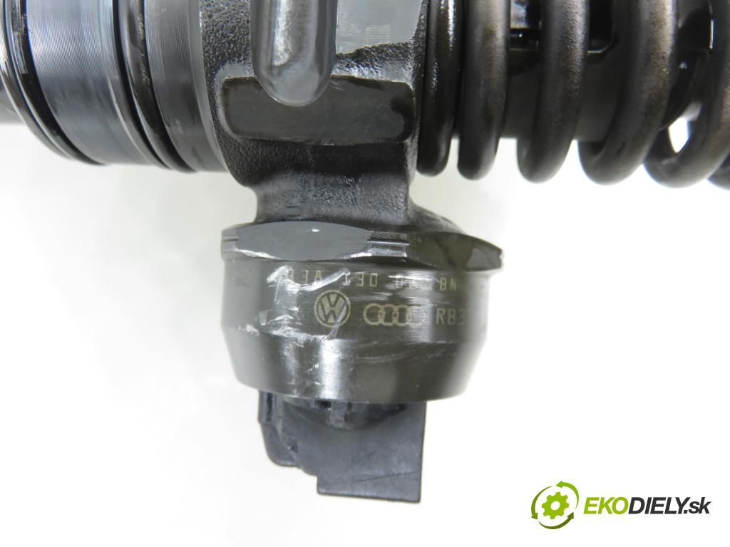 VW PASSAT B6 Variant (3C5) KOMBI 2006 77,00 1.9 TDI - BLS 1896,00 vstříkovač 038130073BN ; 0414720313 (Vstřikovač paliva)