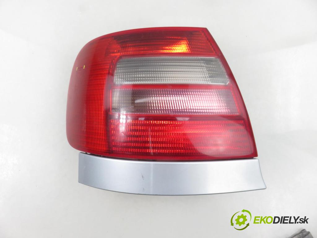 AUDI A4 (8D2, B5) SEDAN 1996 55,00 1.9 TDI 75 - AFF 1896,00 Svetlo ľavé zadné 8D0945095D