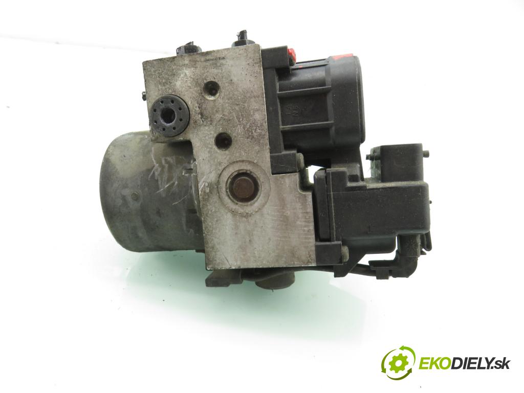 AUDI A4 (8D2, B5) SEDAN 1996 55,00 1.9 TDI 75 - AFF 1896,00 Pumpa ABS 0273004132 ; 8E0614111 (Pumpa ABS)