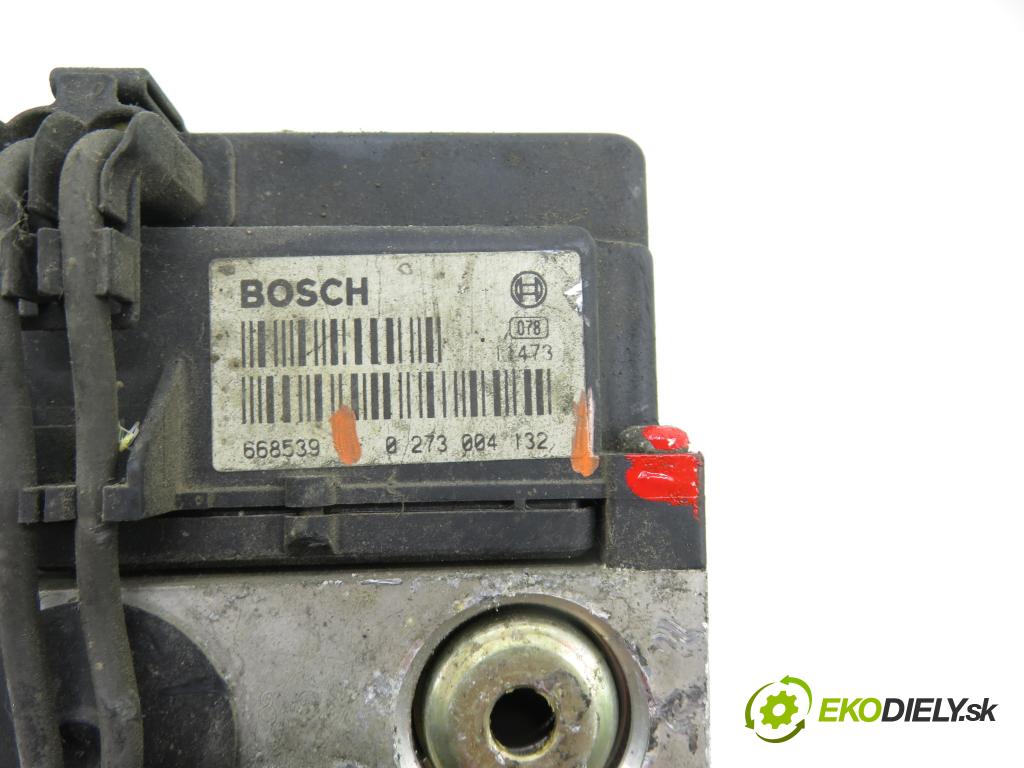 AUDI A4 (8D2, B5) SEDAN 1996 55,00 1.9 TDI 75 - AFF 1896,00 Pumpa ABS 0273004132 ; 8E0614111 (Pumpa ABS)