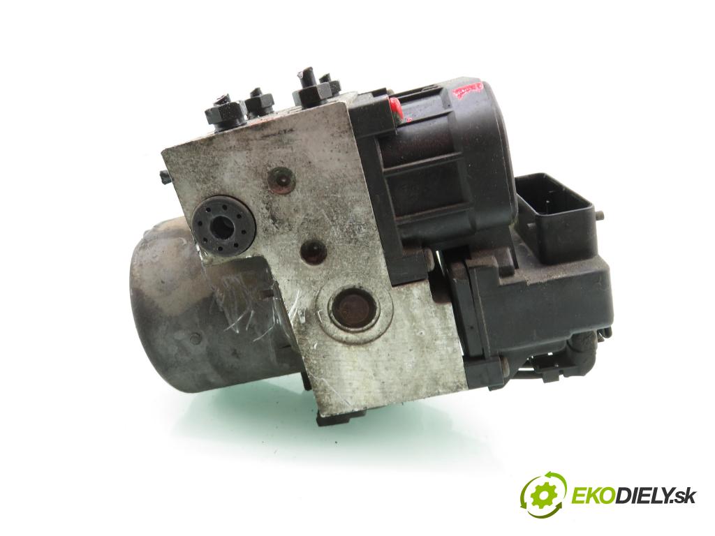 AUDI A4 (8D2, B5) SEDAN 1996 55,00 1.9 TDI 75 - AFF 1896,00 Pumpa ABS 0273004132 ; 8E0614111 (Pumpa ABS)