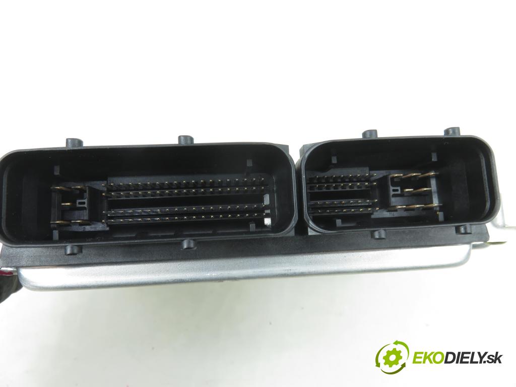 AUDI A6 Avant (4B5, C5) KOMBI 2001 85,00 1.9 TDI - AJM 1896,00 Riadiaca jednotka Motor 038906019BS ; 0281010224
