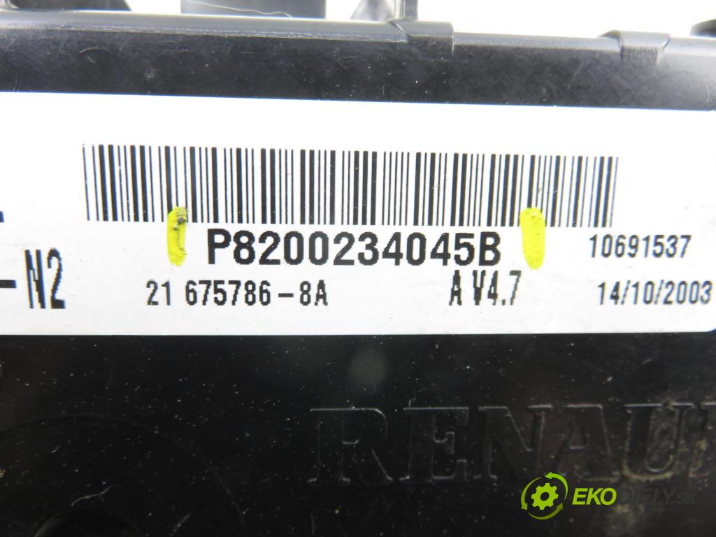 RENAULT CLIO II (BB_, CB_) HB 2003 70,00 1.4 16V (B/CB0L) - K4J 712 1390,00 MODUL UCH-2 8200234045B