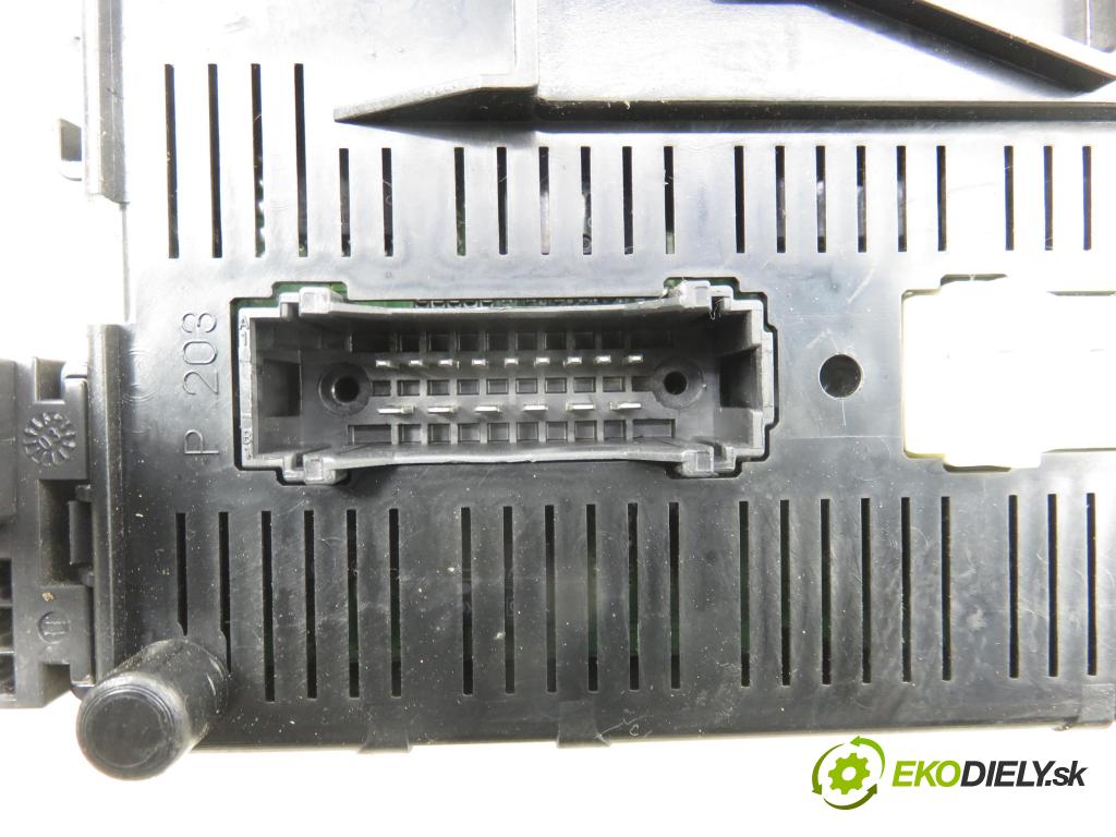 RENAULT CLIO II (BB_, CB_) HB 2003 70,00 1.4 16V (B/CB0L) - K4J 712 1390,00 MODUL UCH-2 8200234045B