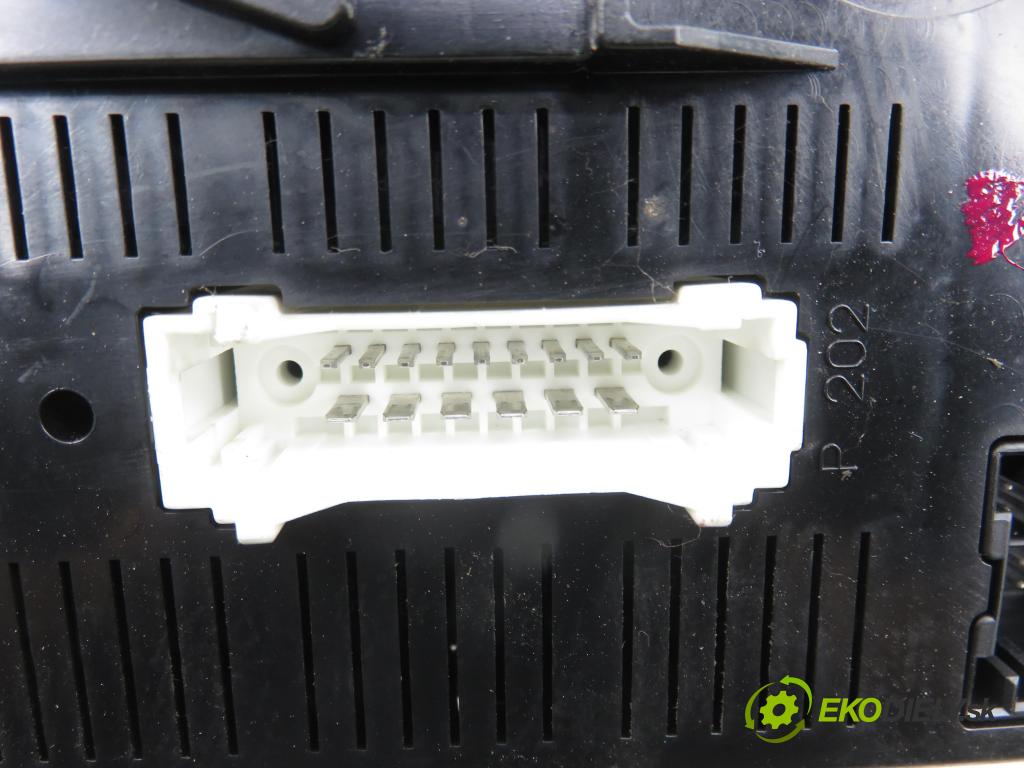 RENAULT CLIO II (BB_, CB_) HB 2003 70,00 1.4 16V (B/CB0L) - K4J 712 1390,00 MODUL UCH-2 8200234045B