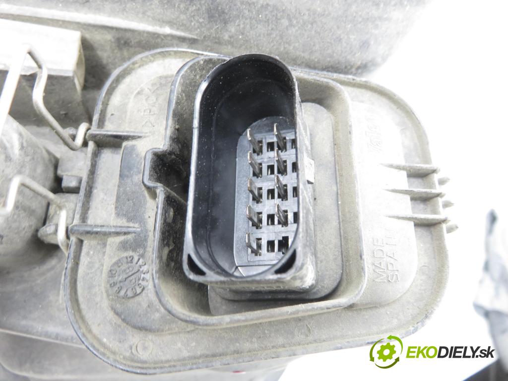 VW GOLF IV (1J1) HB 1998 55,00 1.4 16V - AHW 1390,00 Svetlo PP 1J1941016B
