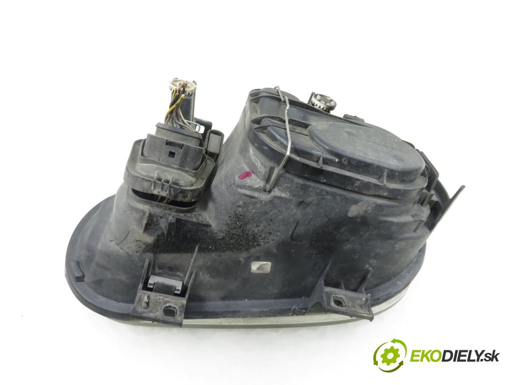 VW GOLF IV (1J1) HB 1998 55,00 1.4 16V - AHW 1390,00 Svetlo PP 1J1941016B