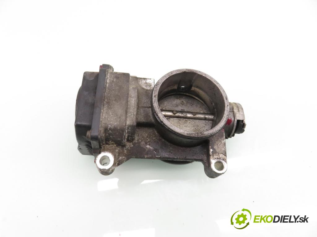 RENAULT CLIO II (BB_, CB_) HB 2003 70,00 1.4 16V (B/CB0L) - K4J 712 1390,00 škrtíci klapka 8200063652 ; 8200123061 ; 408239822001 (Škrticí klapka)