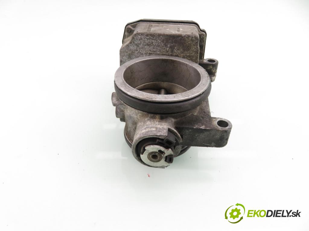 RENAULT CLIO II (BB_, CB_) HB 2003 70,00 1.4 16V (B/CB0L) - K4J 712 1390,00 škrtíci klapka 8200063652 ; 8200123061 ; 408239822001 (Škrticí klapka)