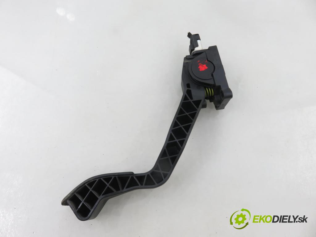 CITROEN C3 I (FC_) HB 2005 54,00 1.4 i - KFV (TU3JP) 1360,00 potenciometr plynového pedálu 9646702180 ; 0280752251 (Potenciometr plynového pedálu)