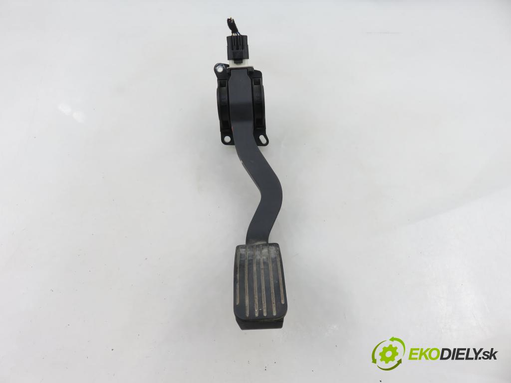 CITROEN C3 I (FC_) HB 2005 54,00 1.4 i - KFV (TU3JP) 1360,00 potenciometr plynového pedálu 9646702180 ; 0280752251 (Potenciometr plynového pedálu)