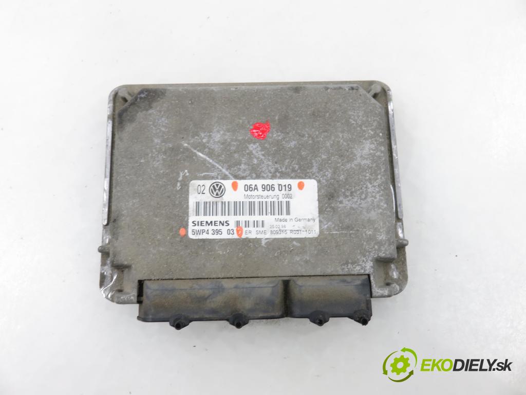 VW GOLF IV (1J1) HB 1998 74,00 1.6 - AKL 1595,00 Riadiaca jednotka Motor 06A906019 ; 5WP439503