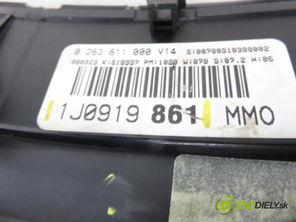 VW GOLF IV (1J1) HB 1998 55,00 1.4 16V - AHW 1390,00 prístrojovka elektrický 1J0919861