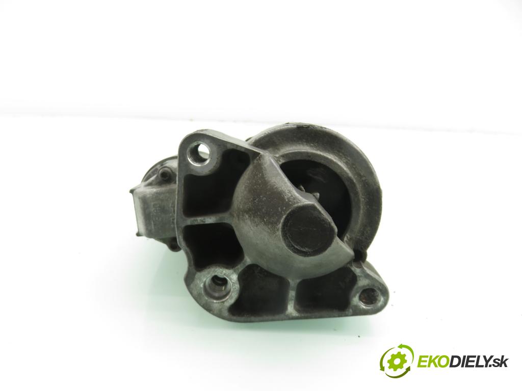 RENAULT KANGOO (KC0/1_) KOMBIVAN 2001 55,00 1.4 (KC0C, KC0H, KC0B, KC0M) - E7J 780 1390,00 startér D7E15 ; 274303 (Startér)