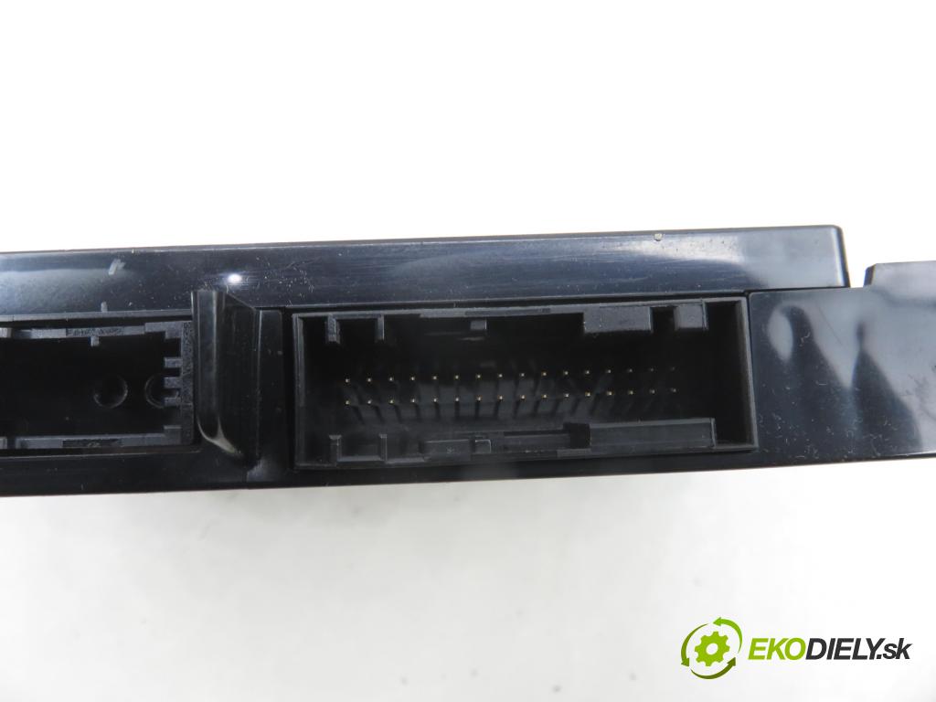JAGUAR XF (X250) SEDAN 2010 155,00 3.0 D - AJV6D 2993,00 MODUL BLUETOOTH 7G9N10D893AG