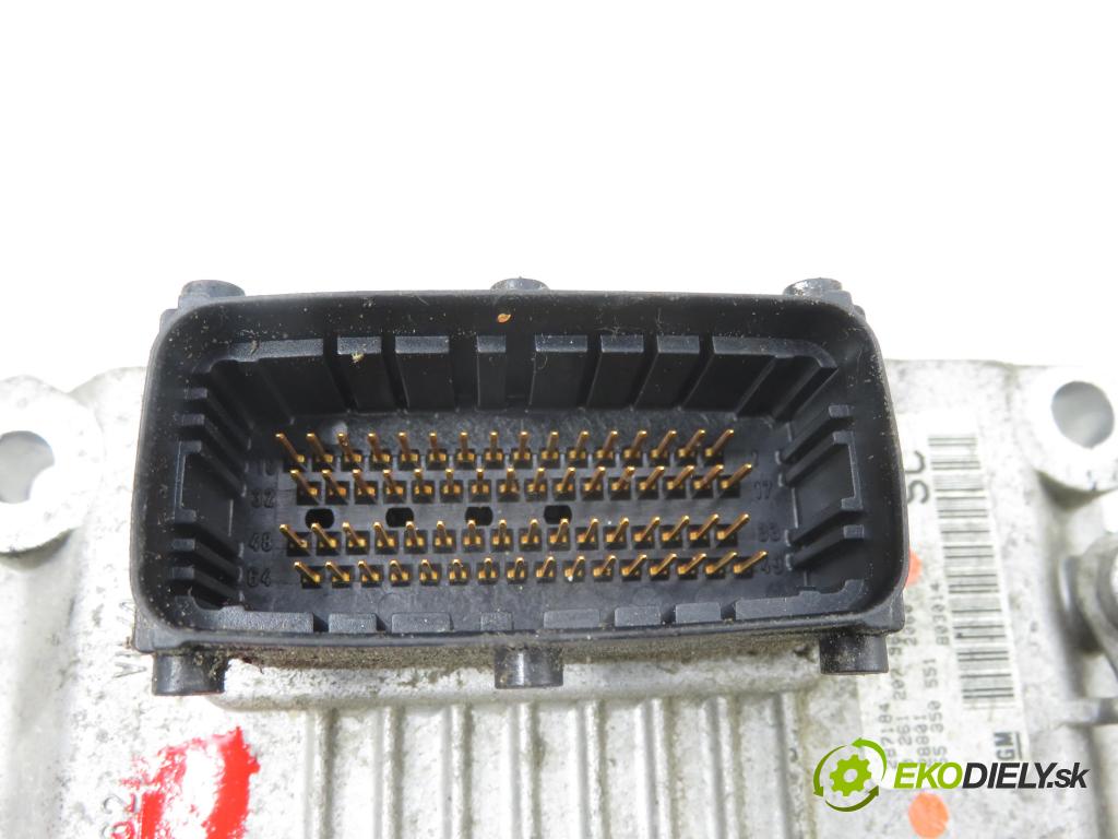 OPEL CORSA C (X01) HB 2002 43,00 1 - Z 10 XE 973,00 řídící jednotka motora 55350551 ; 0261207960