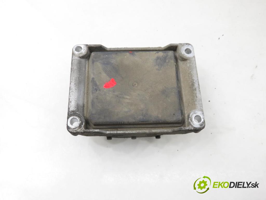 OPEL CORSA C (X01) HB 2002 43,00 1 - Z 10 XE 973,00 řídící jednotka motora 55350551 ; 0261207960