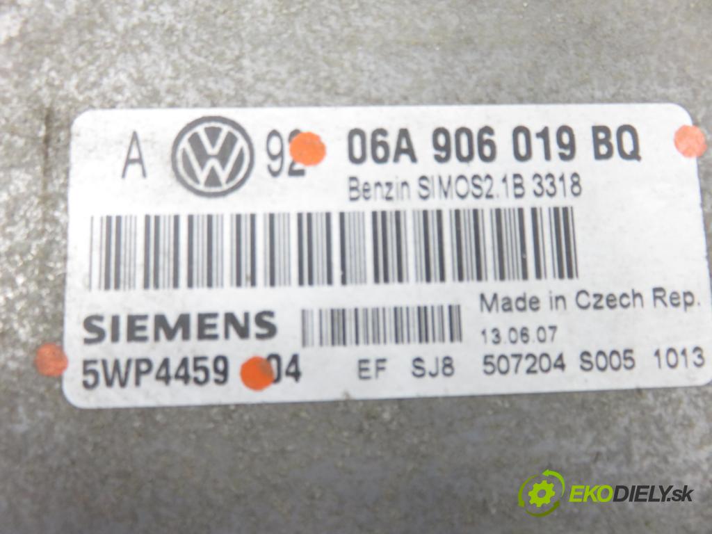 VW GOLF IV (1J1) HB 1998 74,00 1.6 - AKL 1595,00 řídící jednotka motora 06A906019BQ ; 5WP4459