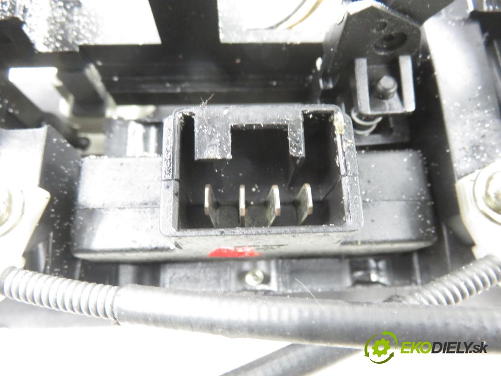 GRECAV EKE Hatchback MINICAR 2001 4,00 Lombardini LDW 502 505,00 Panel kúrenia