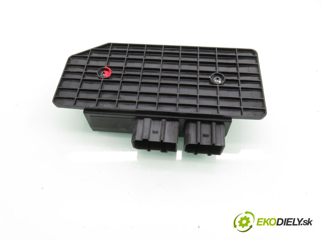VW PASSAT B5.5 Variant (3B6) KOMBI 2004 100,00 2.0 TDI - BGW 1968,00 MODUL komfortu 1C0959799B ; 5DK00821400