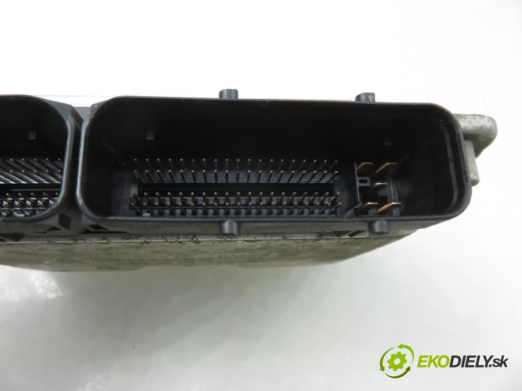 AUDI A3 (8L1) HB 2002 92,00 1.8 - APG 1781,00 Riadiaca jednotka Motor 06A906032EE ; 0261207534