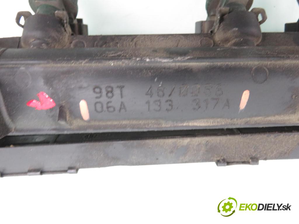 VW GOLF IV (1J1) HB 1998 74,00 1.6 - AKL 1595,00 Lišta vstrekovacia 06A133317A ; 037906031AA (Vstrekovacia lišta)