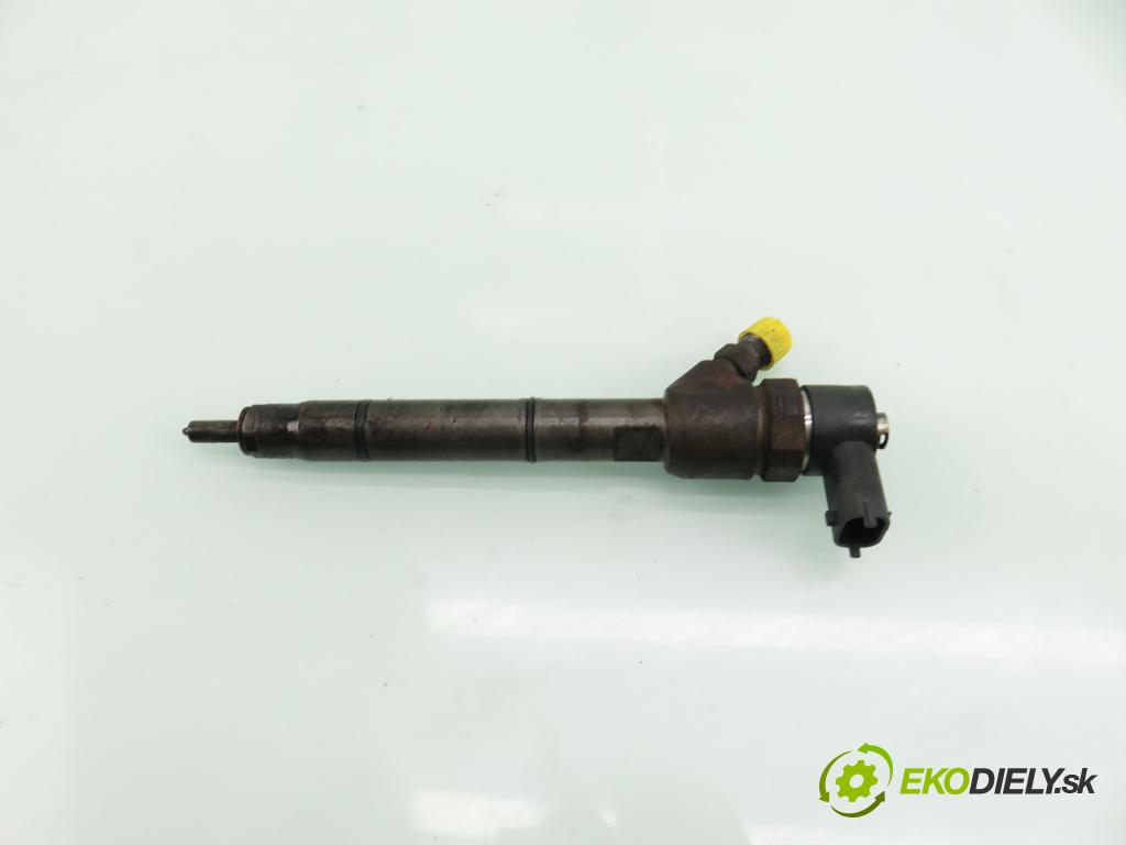 HYUNDAI i30 (FD) HB 2007 66,00 1.6 CRDi 1582,00 vstřikovač 0445110256 ; 33800A2400 (Vstřikovač paliva)