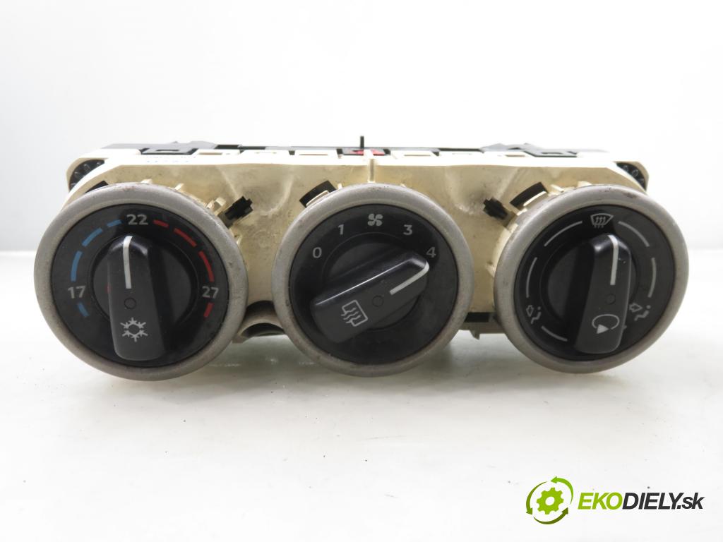 SMART FORFOUR (454) HB 2004 55,00 1.1 (454.030) - M 134.910 1124,00 Panel topení KLIMATIZACE: 