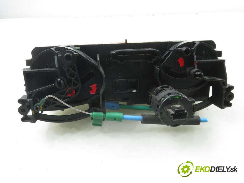 SMART FORFOUR (454) HB 2004 55,00 1.1 (454.030) - M 134.910 1124,00 Panel topení KLIMATIZACE:
