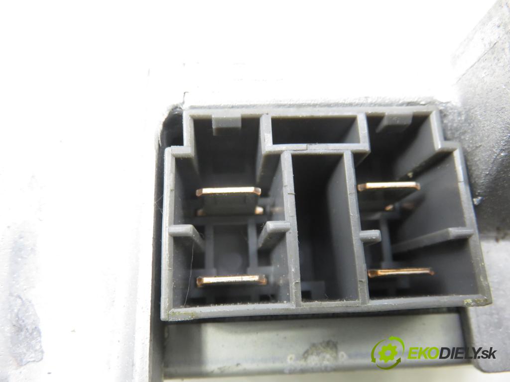 SMART FORFOUR (454) HB 2004 55,00 1.1 (454.030) - M 134.910 1124,00 řídící jednotka servočerpadlo A4545450032 ; MR594091 (Řídicí jednotka)