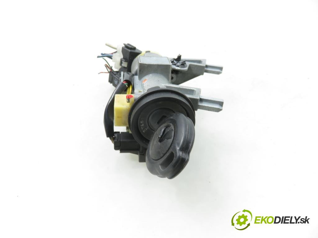SMART FORFOUR (454) HB 2004 55,00 1.1 (454.030) - M 134.910 1124,00 spínačka MR955230 ; MR587813 ; 5WK45107 (Spínací skříňka)