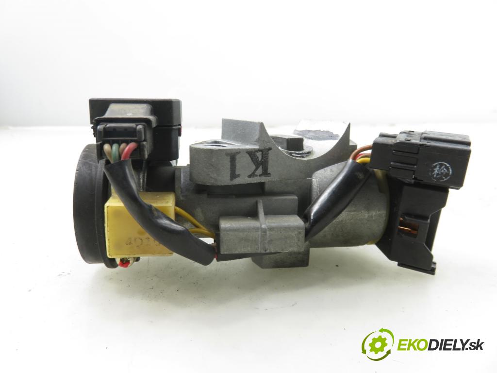 SMART FORFOUR (454) HB 2004 55,00 1.1 (454.030) - M 134.910 1124,00 spínačka MR955230 ; MR587813 ; 5WK45107 (Spínací skříňka)