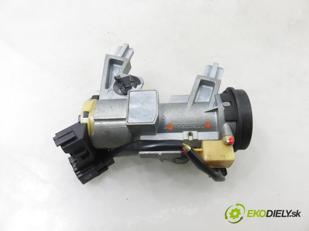 SMART FORFOUR (454) HB 2004 55,00 1.1 (454.030) - M 134.910 1124,00 spínačka MR955230 ; MR587813 ; 5WK45107 (Spínací skříňka)