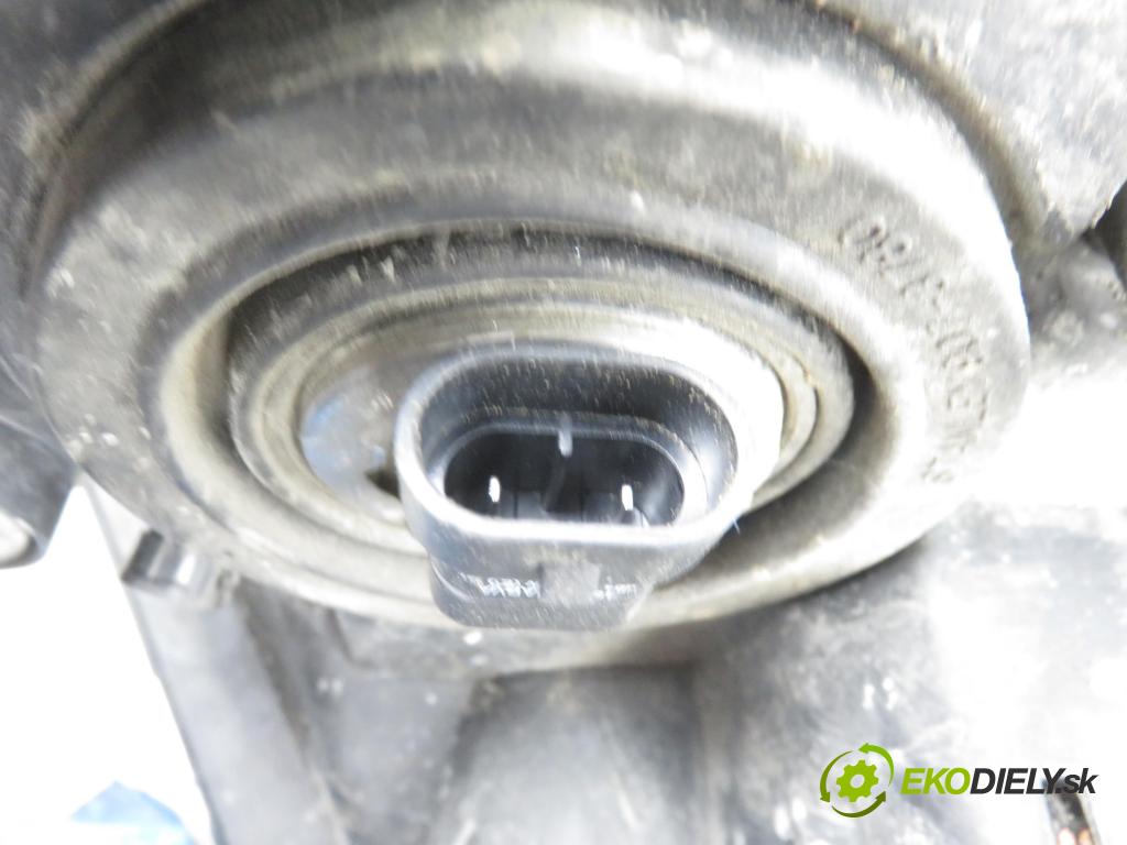 TOYOTA COROLLA Verso (ZER_, ZZE12_, R1_) MINIVAN 2005 85,00 2.0 D-4D (CUR10_) - 1CD-FTV 1995,00 světlo LP
