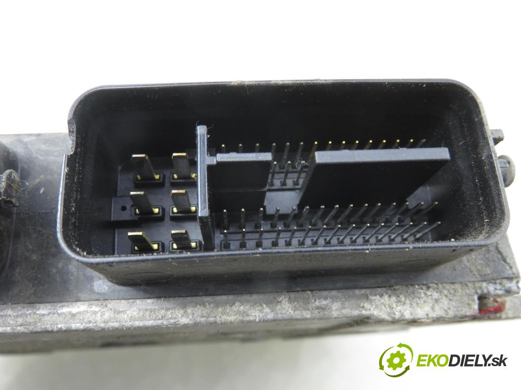 SMART FORFOUR (454) HB 2004 55,00 1.1 (454.030) - M 134.910 1124,00 řídící jednotka motora A1341500879 ; 1860A300 ; E6T42483