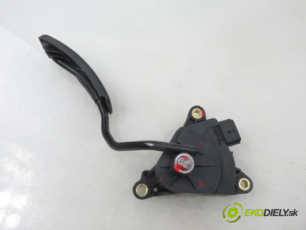 RENAULT MEGANE II (BM0/1_, CM0/1_) HB 2007 82,00 1.6 16V - K4M 812 1598,00 potenciometr plynového pedálu 8200153268B (Potenciometr plynového pedálu)