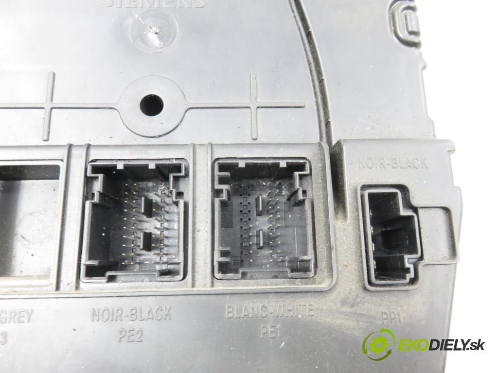 RENAULT MEGANE II (BM0/1_, CM0/1_) HB 2007 82,00 1.6 16V - K4M 812 1598,00 MODUL UCH-2 8200780018 ; U118400150J