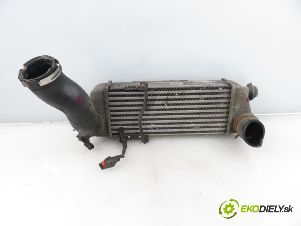 HYUNDAI i30 (FD) HB 2007 66,00 1.6 CRDi - D4FB 1582,00 chladič intercooler 282702A62X