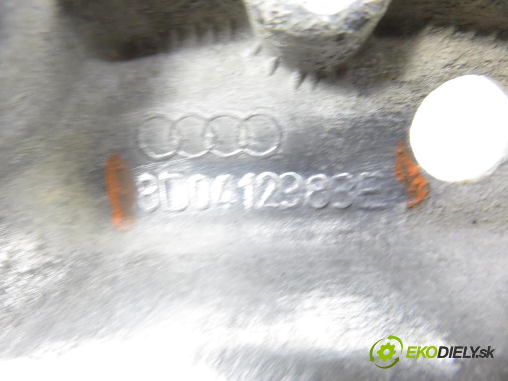 VW PASSAT B5.5 Variant (3B6) KOMBI 2004 74,00 1.9 TDI - AVB 1896,00 uchycení tlumičích 8D0412383E