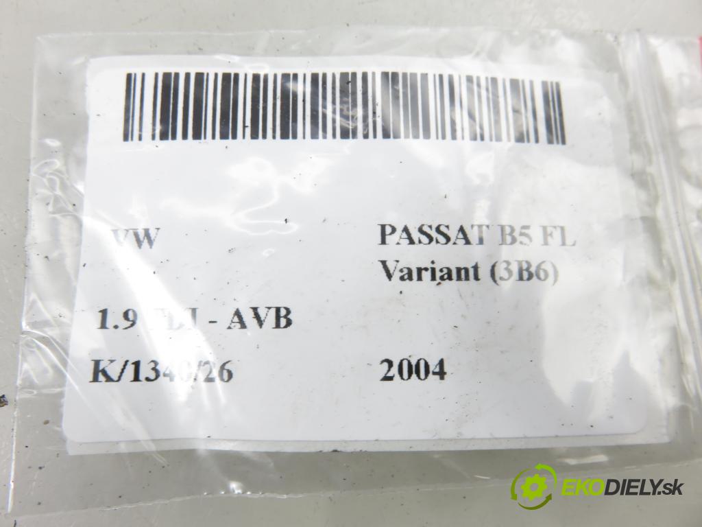 VW PASSAT B5.5 Variant (3B6) KOMBI 2004 74,00 1.9 TDI - AVB 1896,00 uchycení tlumičích 8D0412383E